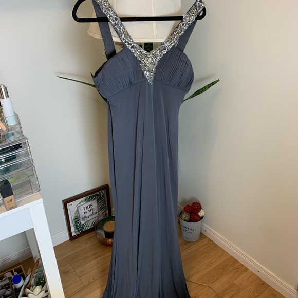 Le Chateau Dress - Picture 6 of 6